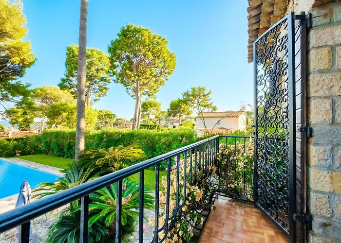 Provenzale Clos De Minerve * Juan-les-Pins